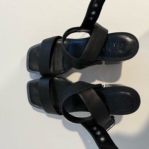 DKNY Bibiana Black Strappy Heeled Sandals